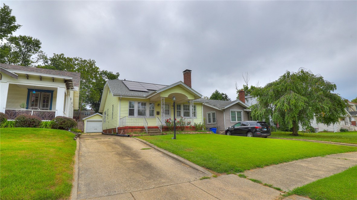 220 N Westlawn Avenue Property Photo 2