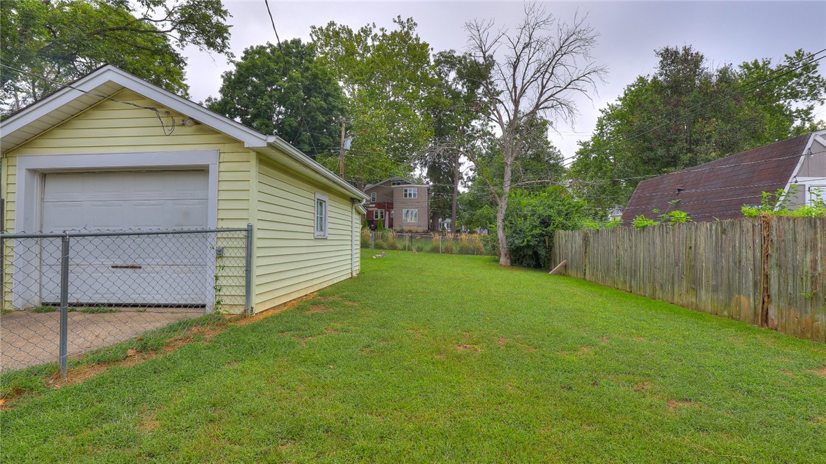 220 N Westlawn Avenue Property Photo 5