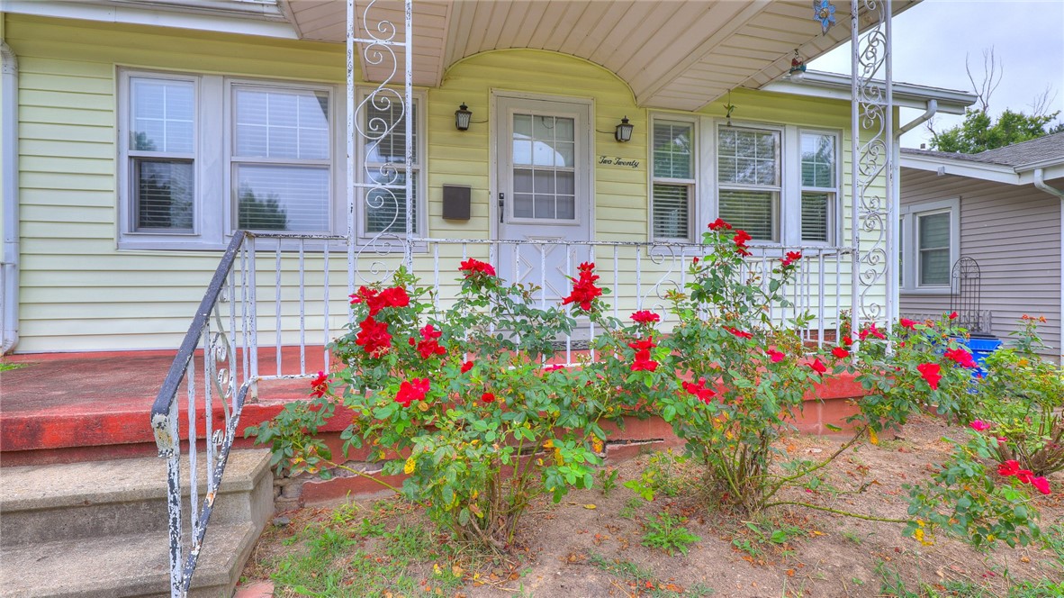 220 N Westlawn Avenue Property Photo 10