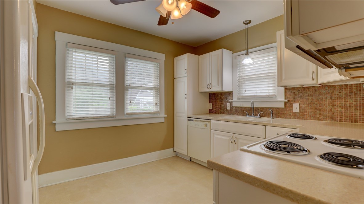 220 N Westlawn Avenue Property Photo 19