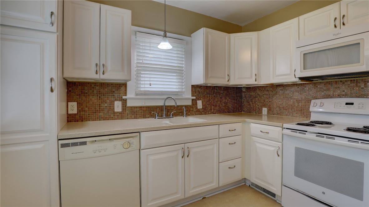 220 N Westlawn Avenue Property Photo 20
