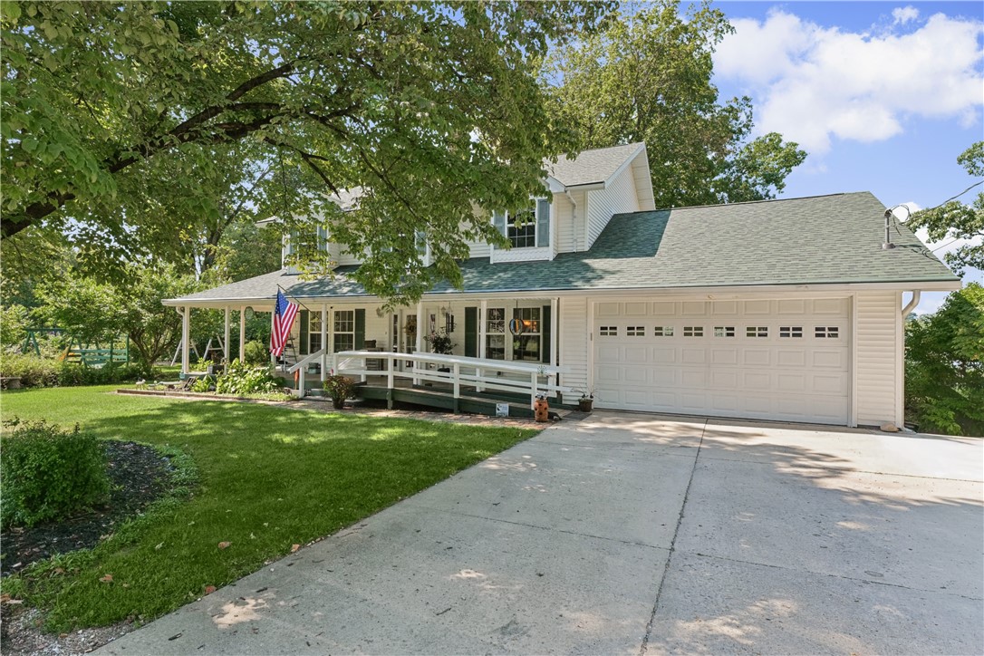 100 Lakeside Drive Property Photo 1
