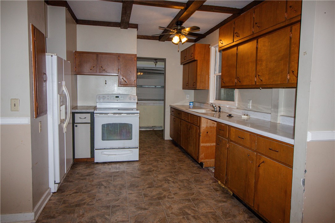 2616 Prairie Avenue Property Photo 6