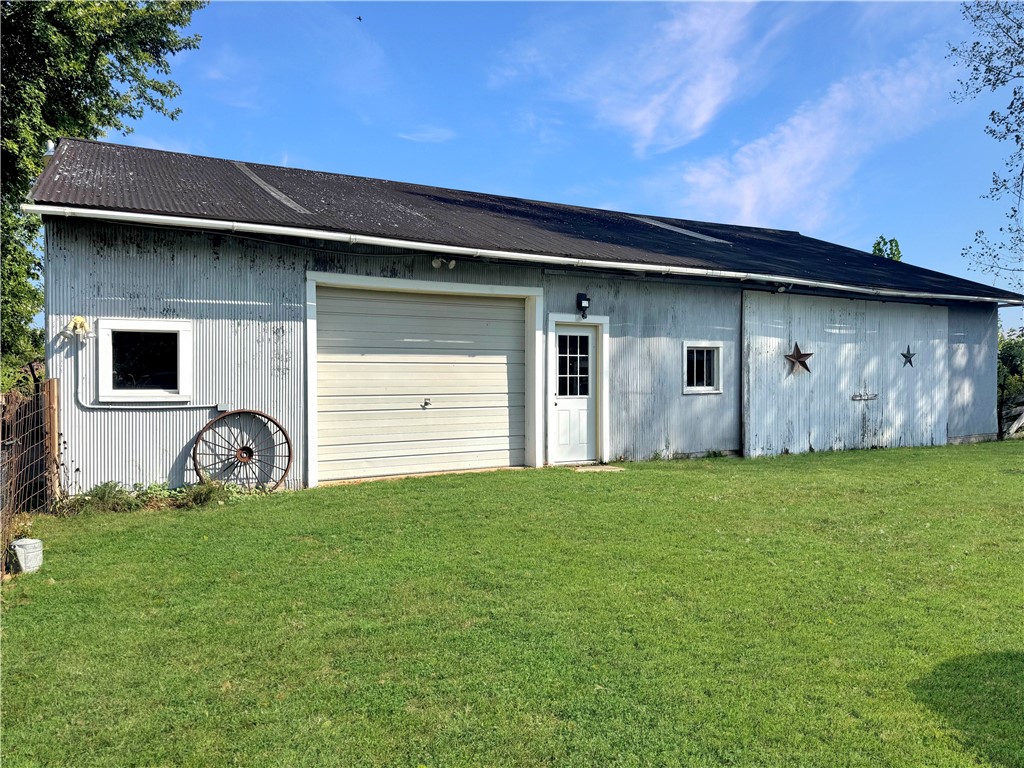301 County Road 1200n Property Photo 4