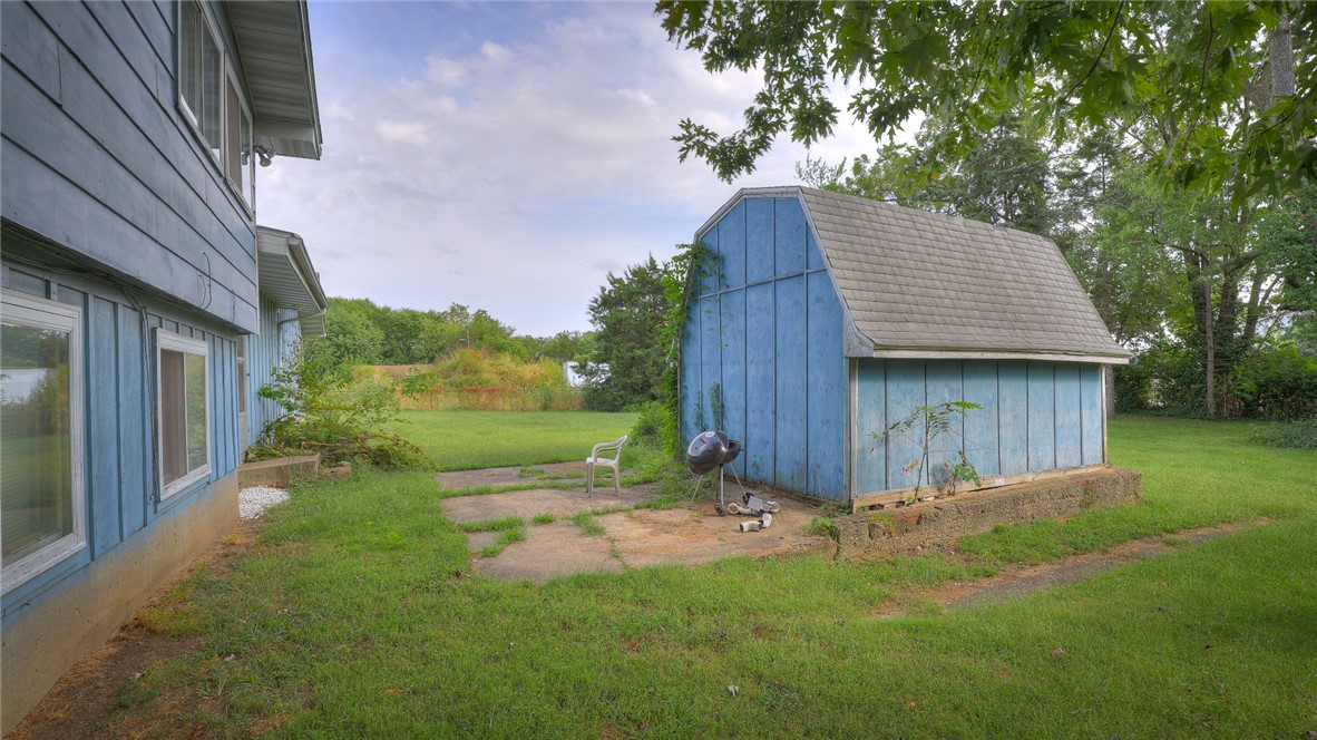 3061 Hickory Street Property Photo 9
