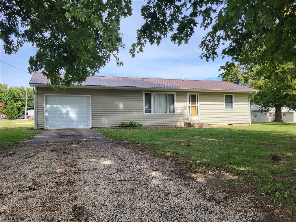 944 Commercial Street Property Photo 1
