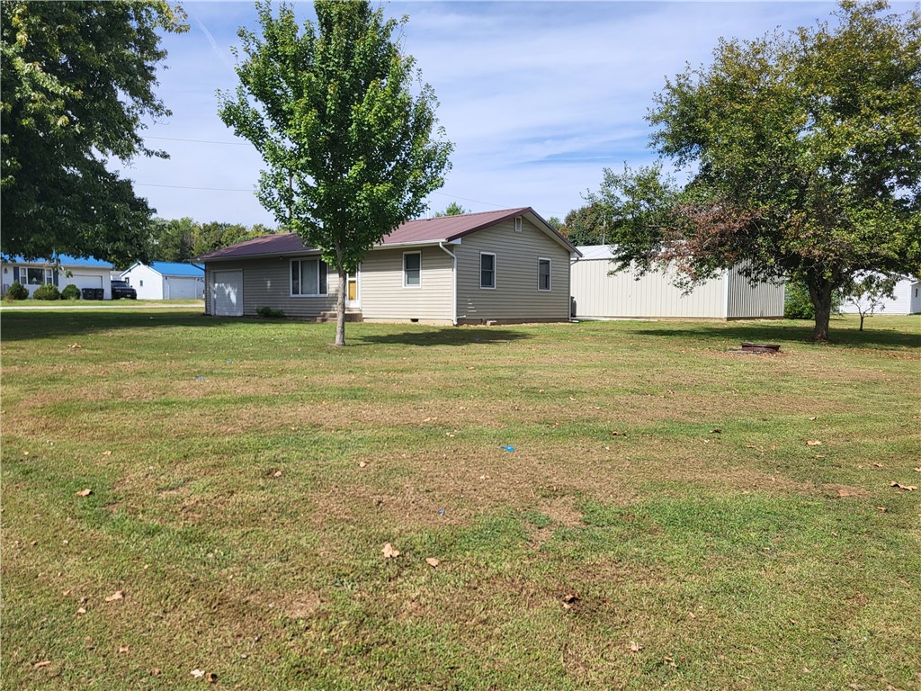 944 Commercial Street Property Photo 3