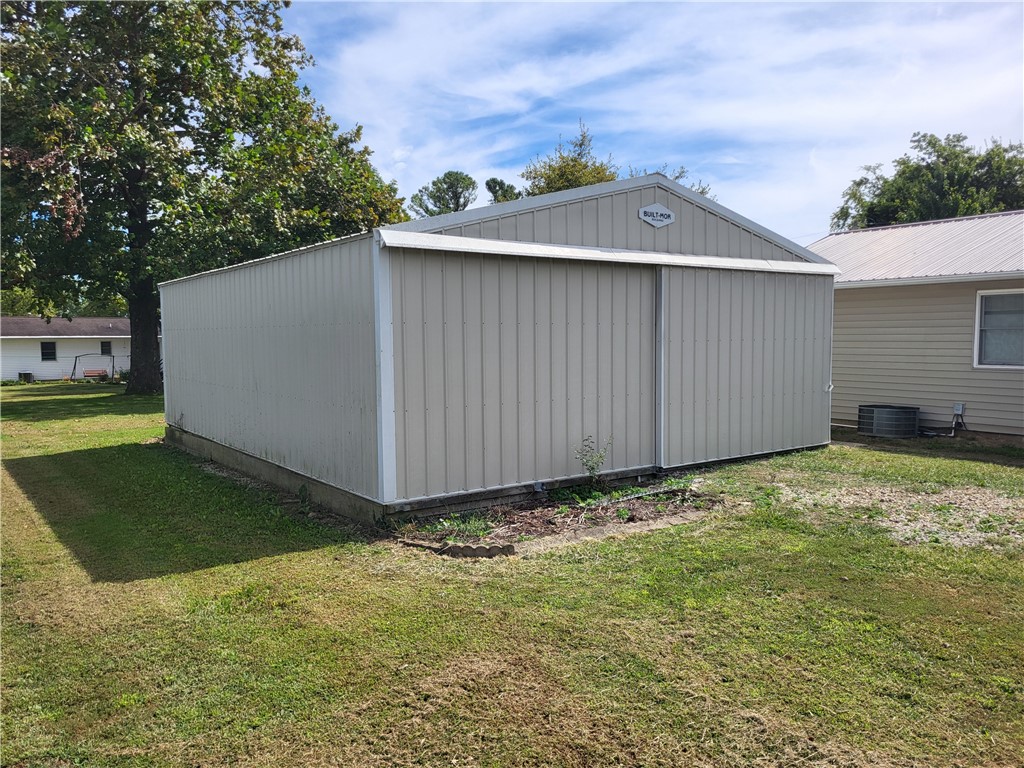 944 Commercial Street Property Photo 7