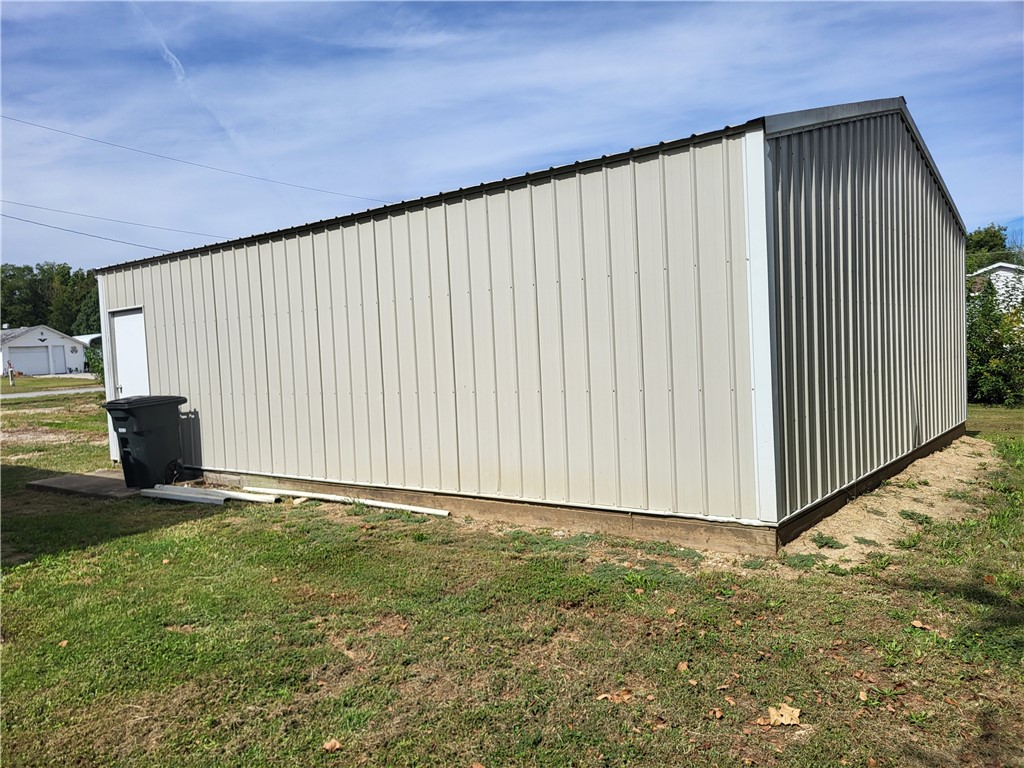 944 Commercial Street Property Photo 8