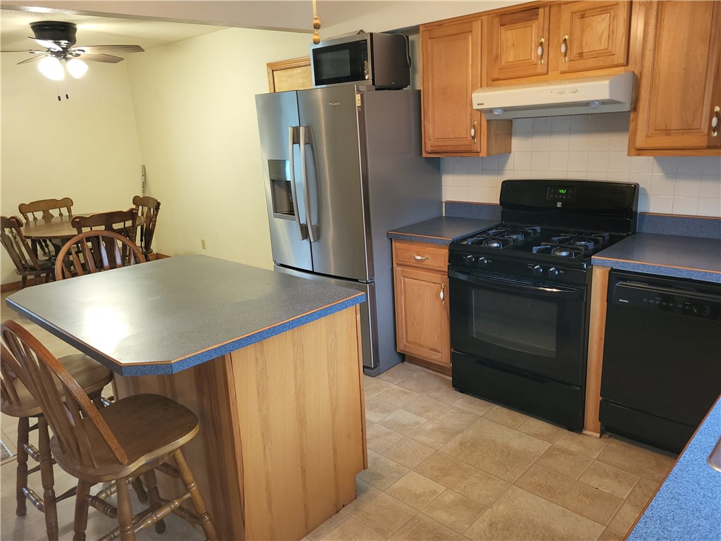 944 Commercial Street Property Photo 12