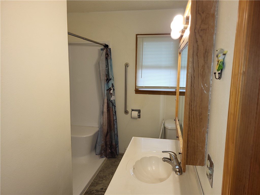 944 Commercial Street Property Photo 15