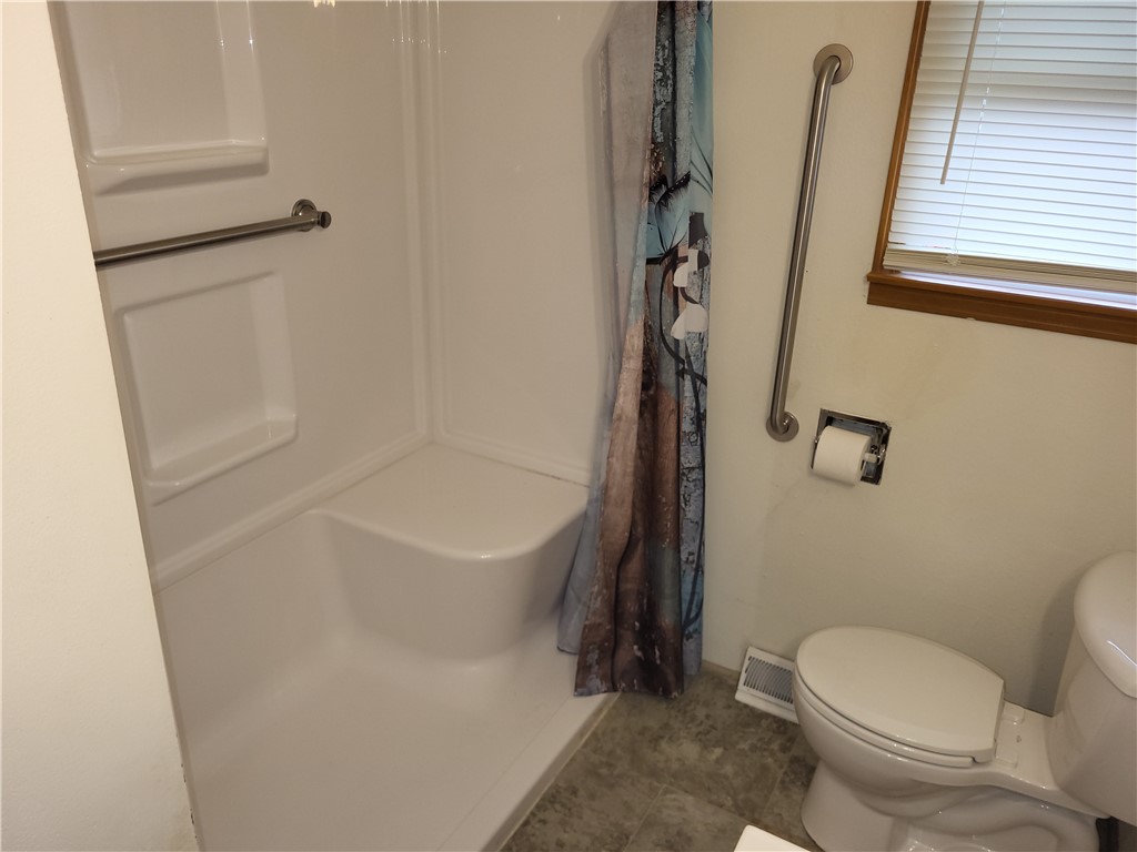 944 Commercial Street Property Photo 16