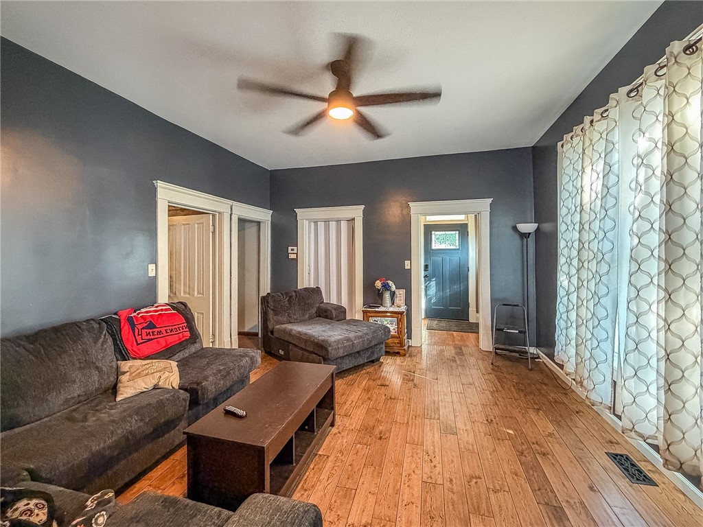 220 4th Street Property Photo 16