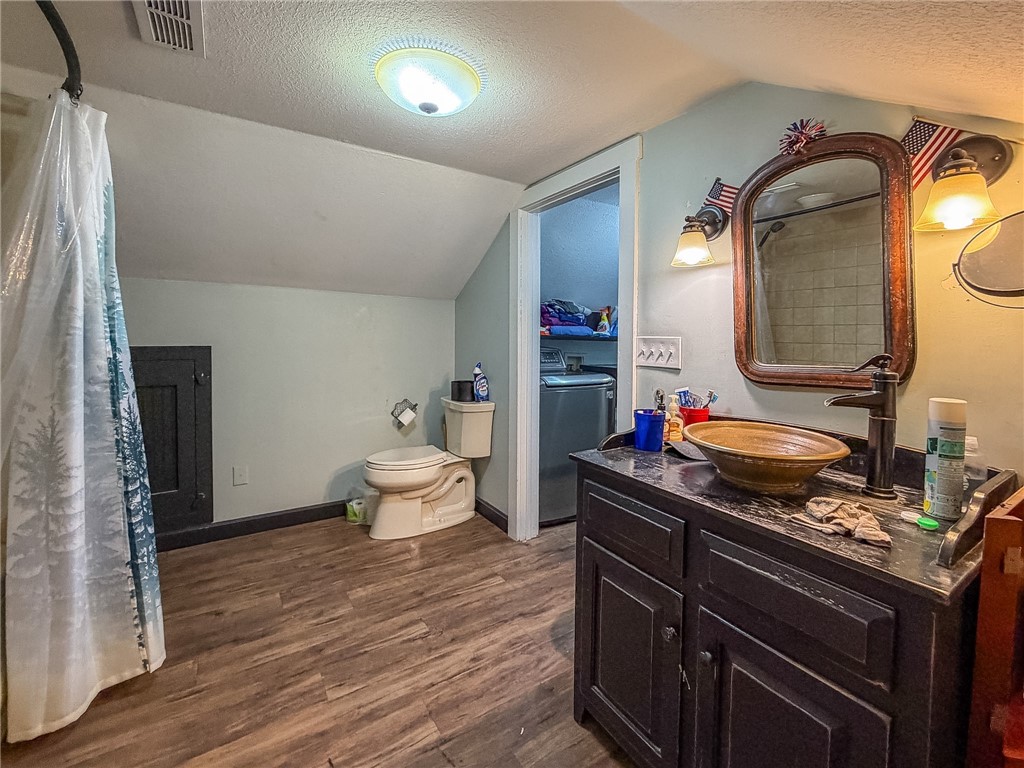220 4th Street Property Photo 31
