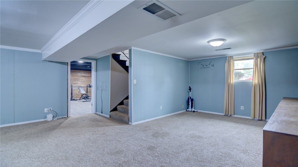 3109 E Maryland Street Property Photo 9