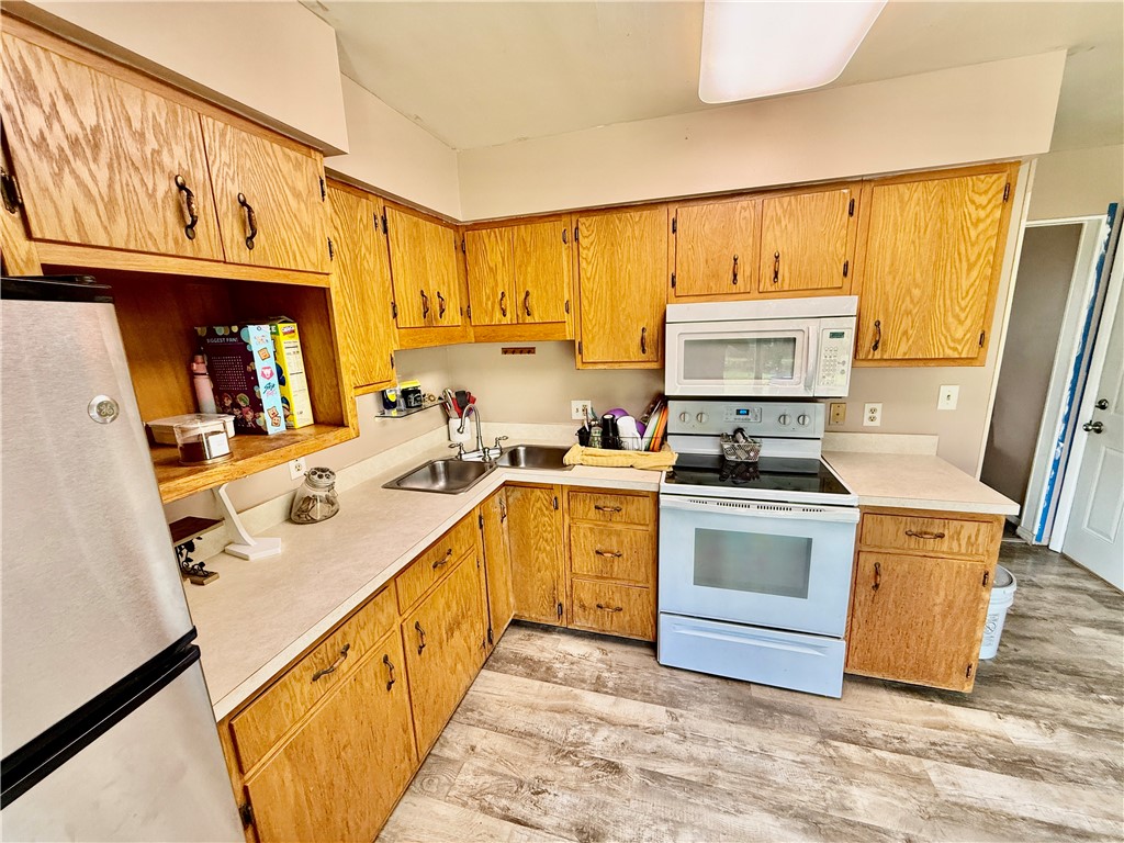 4062 Sheffield Drive Property Photo 2