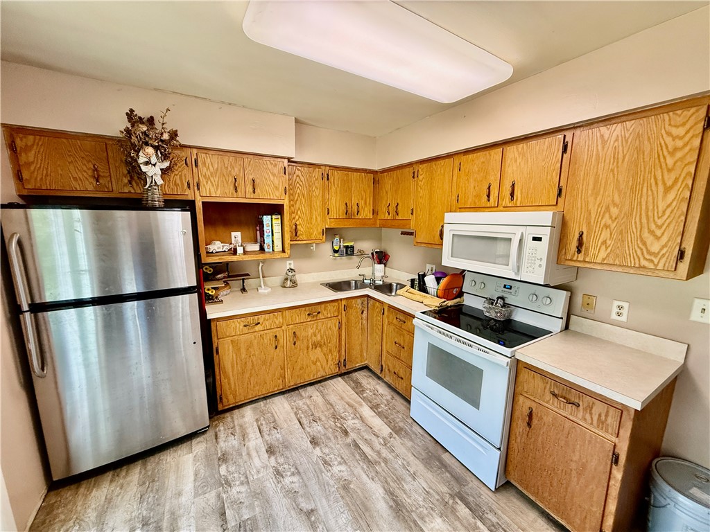 4062 Sheffield Drive Property Photo 3