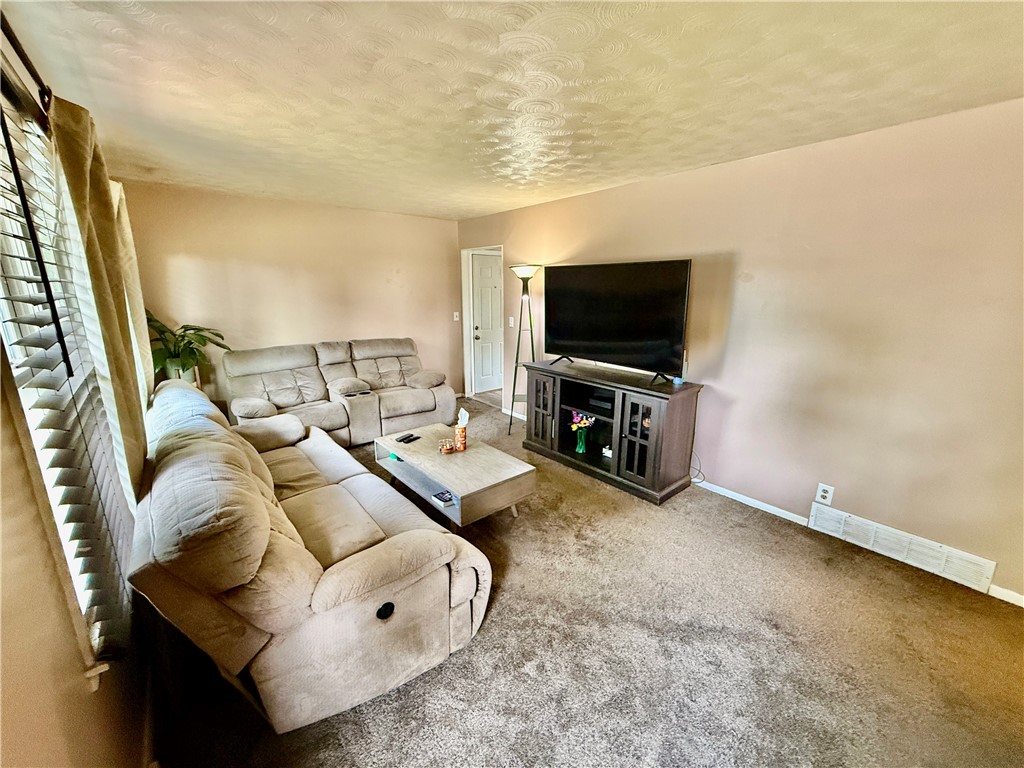 4062 Sheffield Drive Property Photo 4