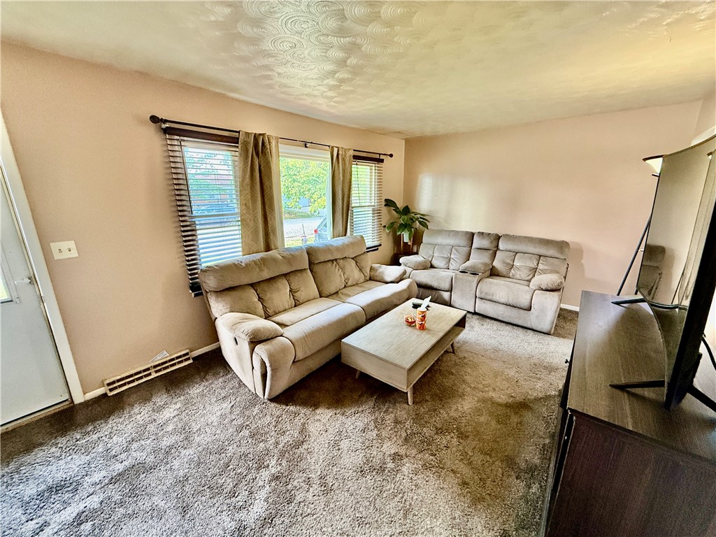 4062 Sheffield Drive Property Photo 5