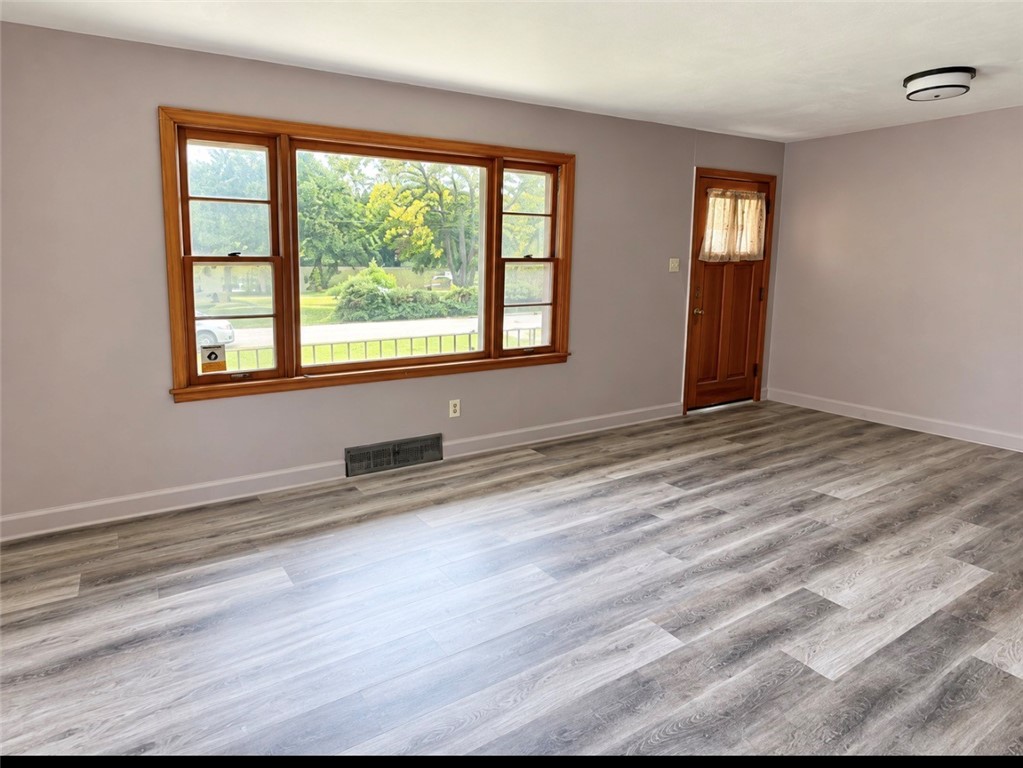 3950 Bayview Drive Property Photo 6
