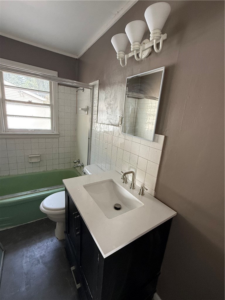 3950 Bayview Drive Property Photo 10