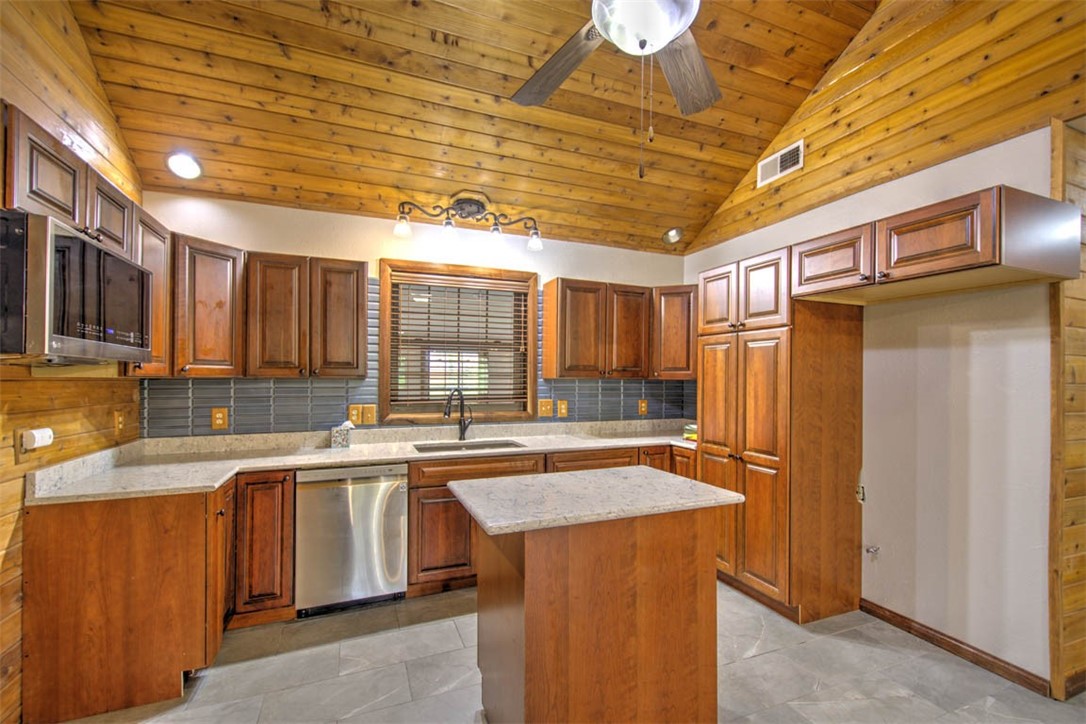 1717 Cr 400e Property Photo 13
