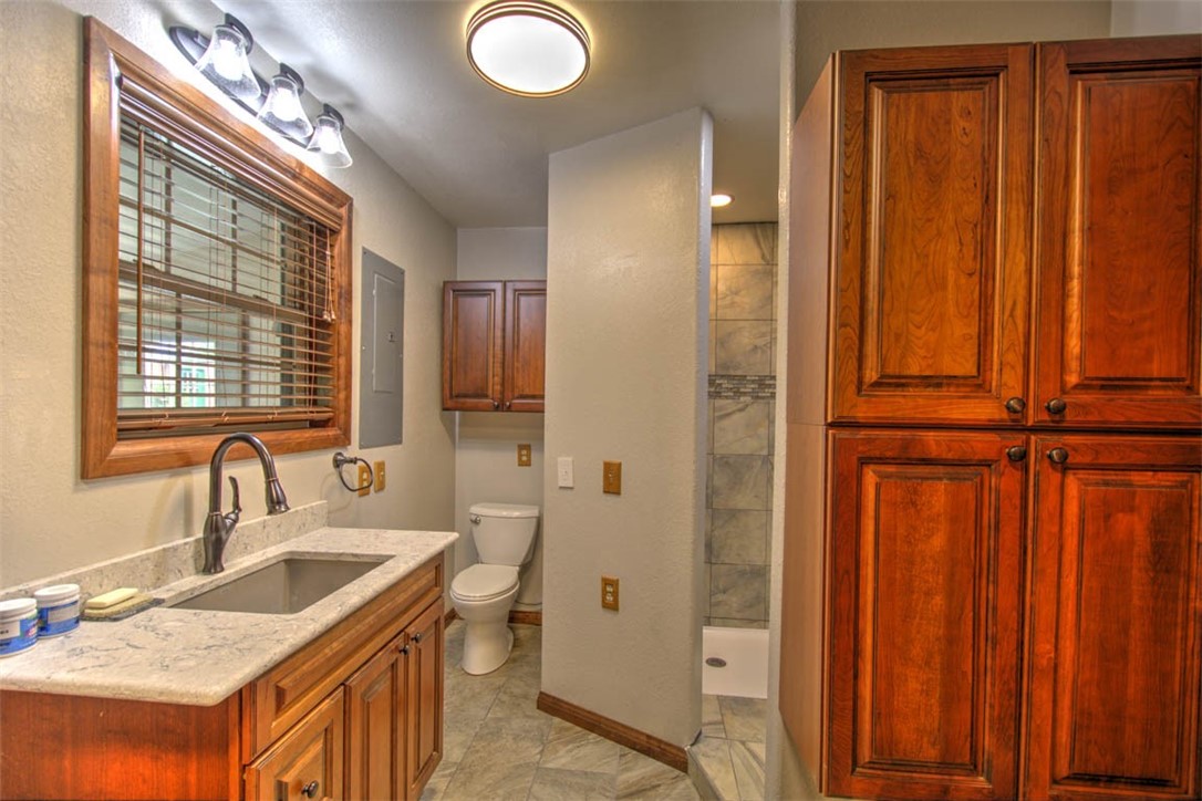 1717 Cr 400e Property Photo 18