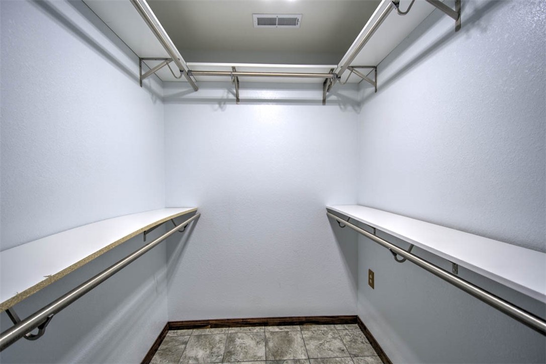 1717 Cr 400e Property Photo 21