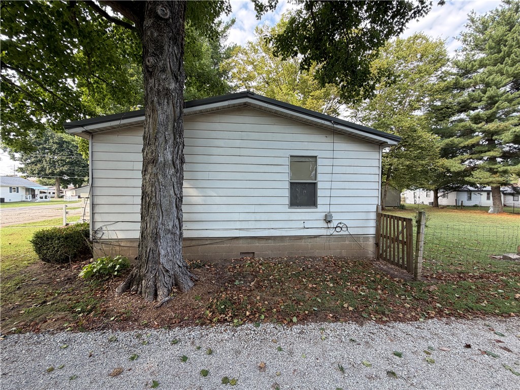404 S Lincoln Street Property Photo 3