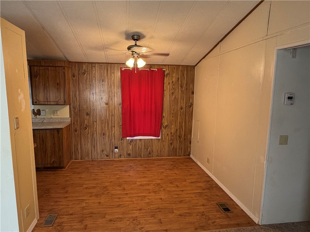 404 S Lincoln Street Property Photo 12