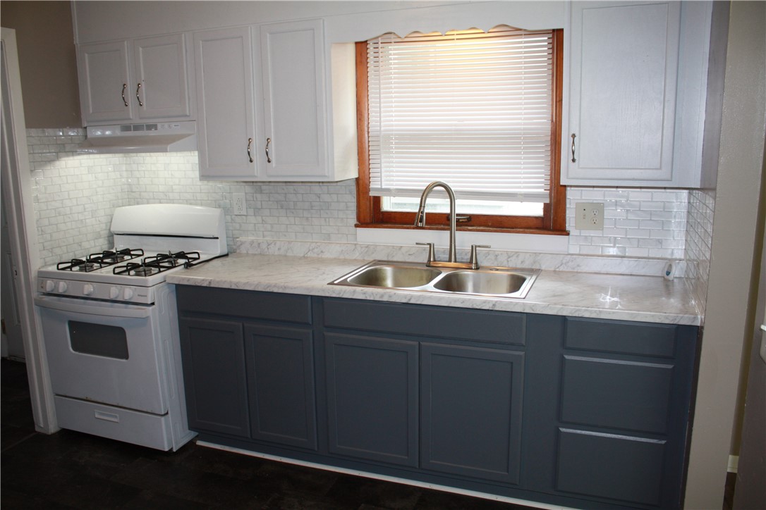 921 W Olive Street Property Photo 4