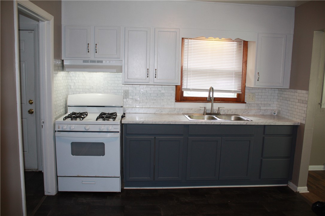 921 W Olive Street Property Photo 5