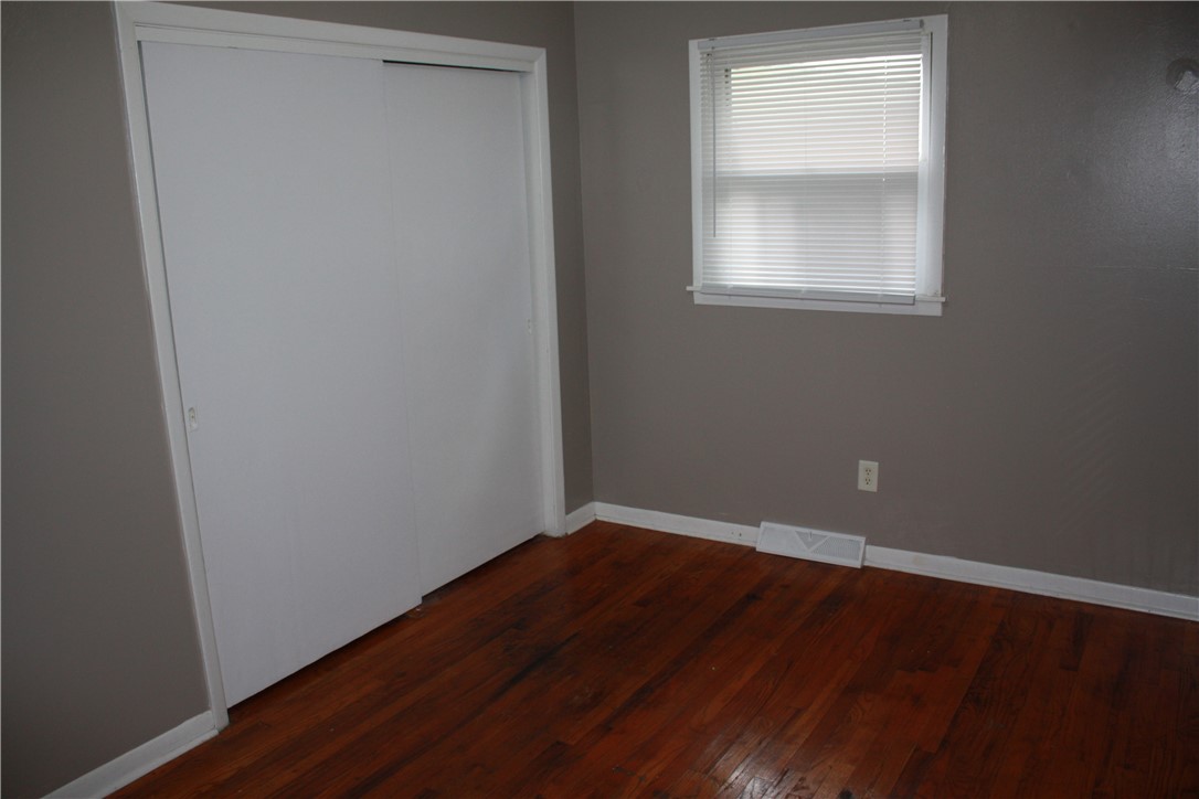 921 W Olive Street Property Photo 7