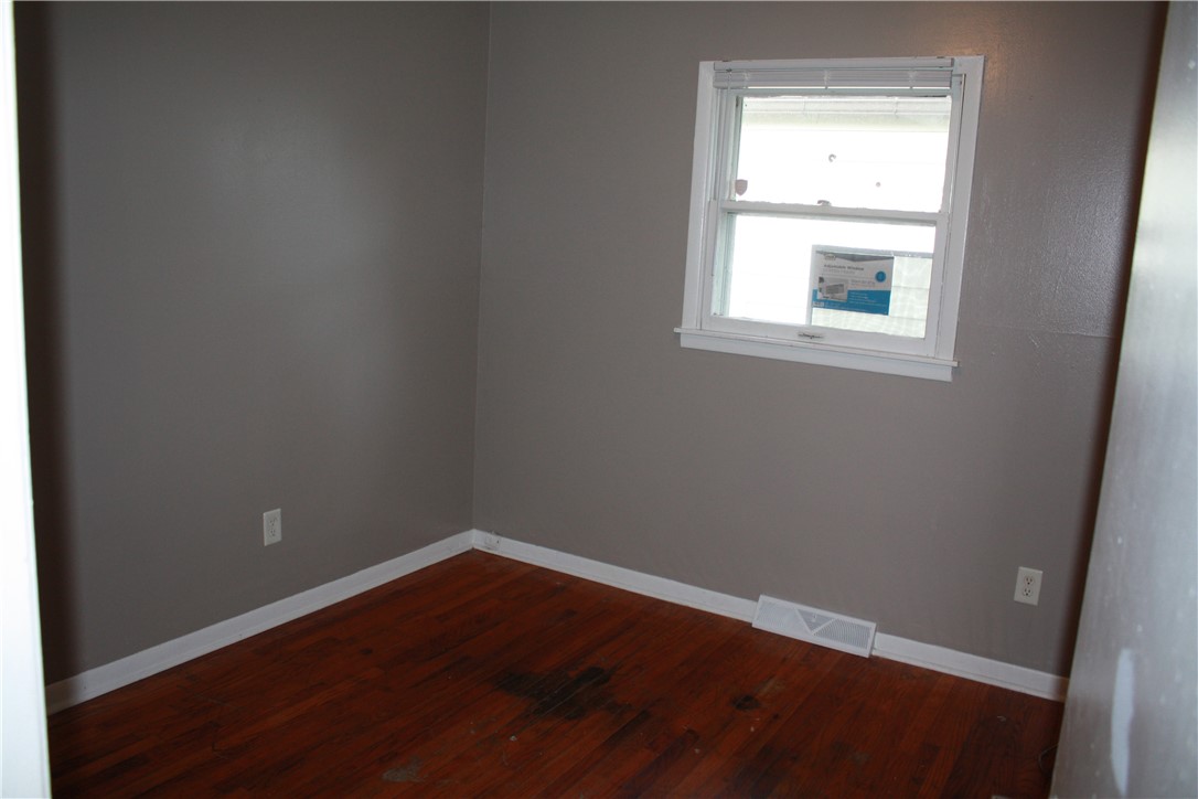 921 W Olive Street Property Photo 10