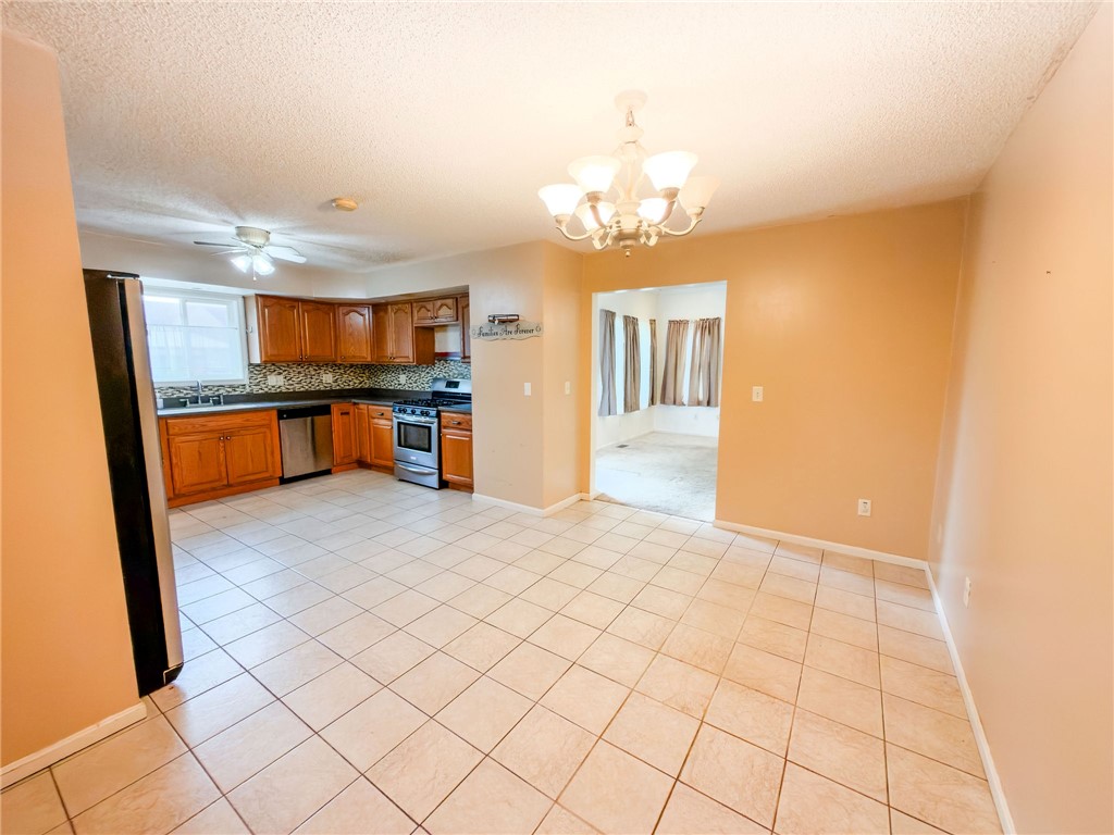 508 E Locust Street Property Photo 5