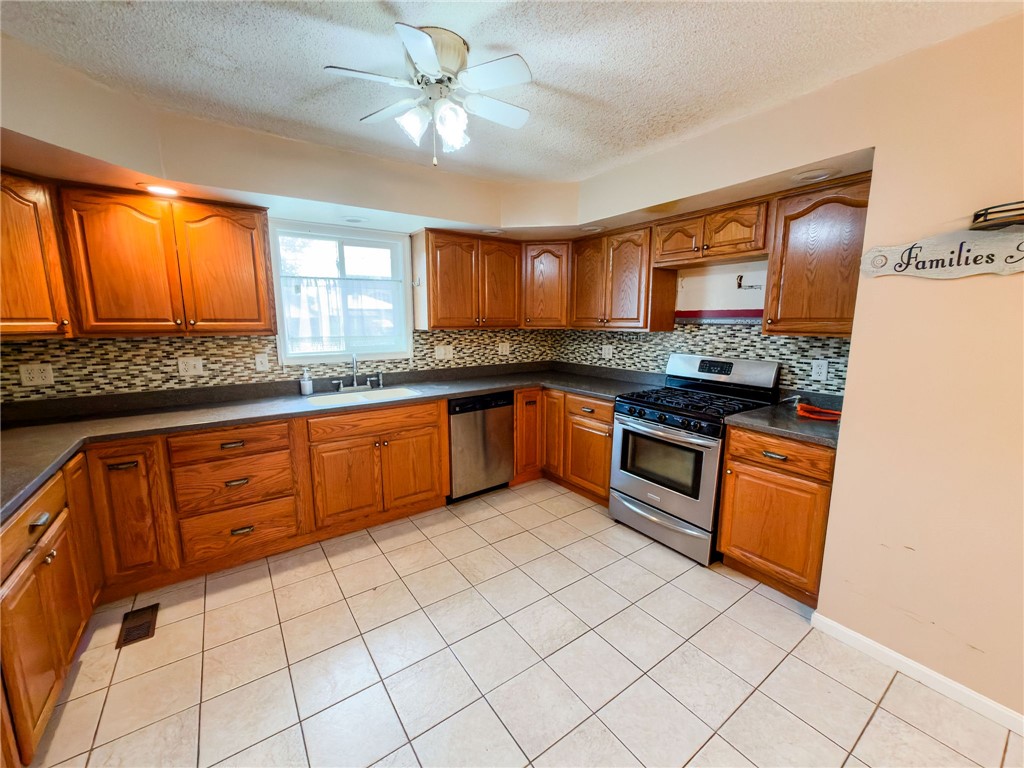 508 E Locust Street Property Photo 10