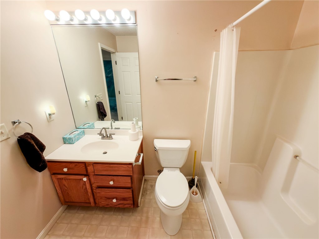 508 E Locust Street Property Photo 13