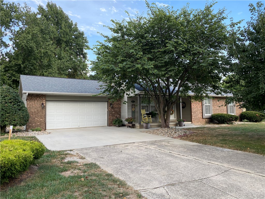 2237 Seneca Drive Property Photo 1