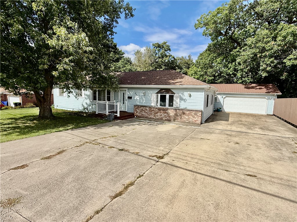 868 N Haynes Drive Property Photo 1