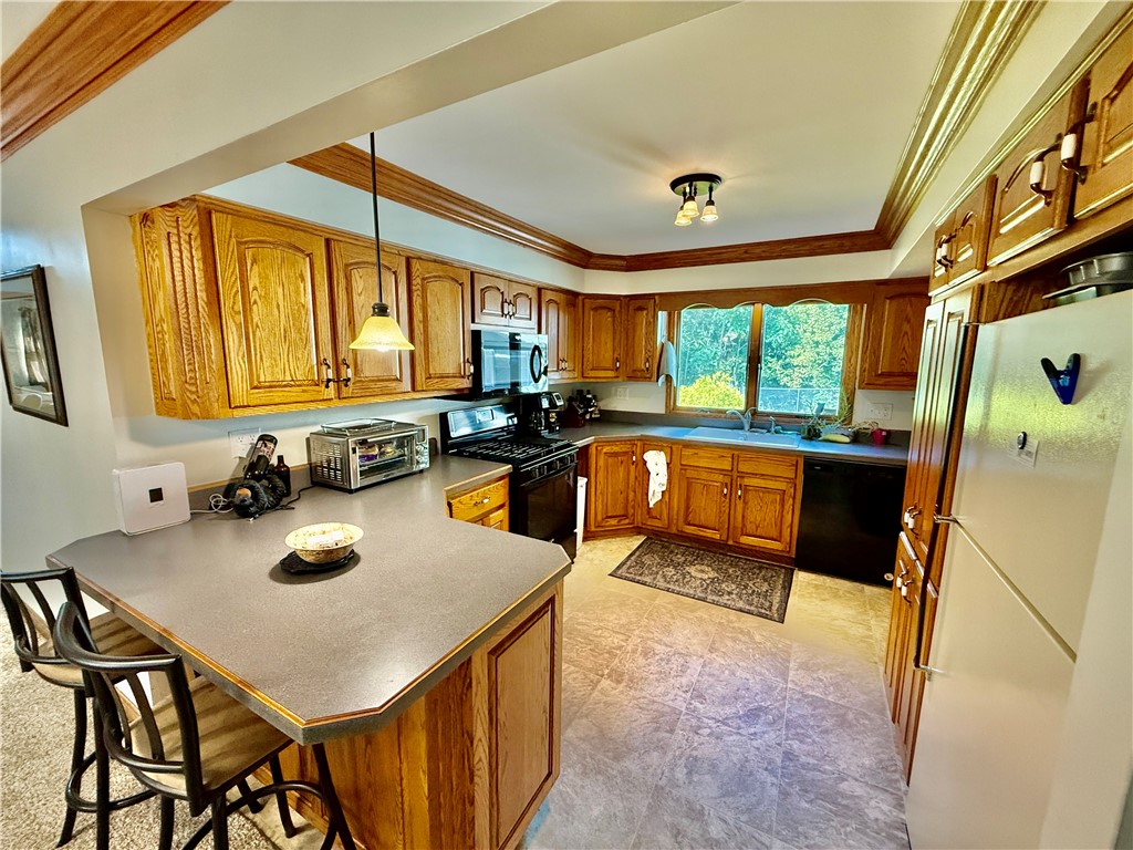 868 N Haynes Drive Property Photo 2