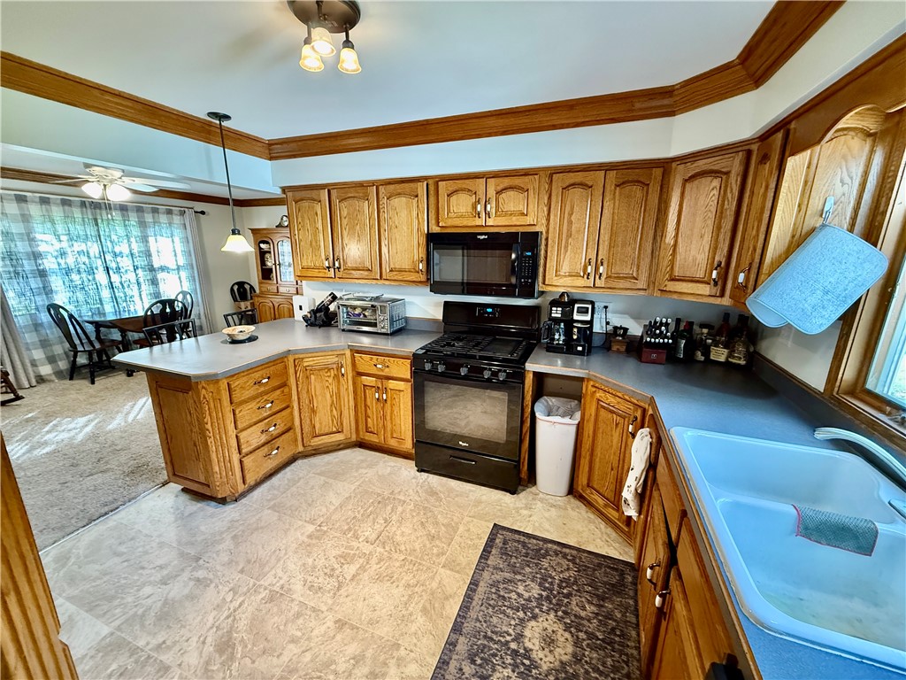868 N Haynes Drive Property Photo 3