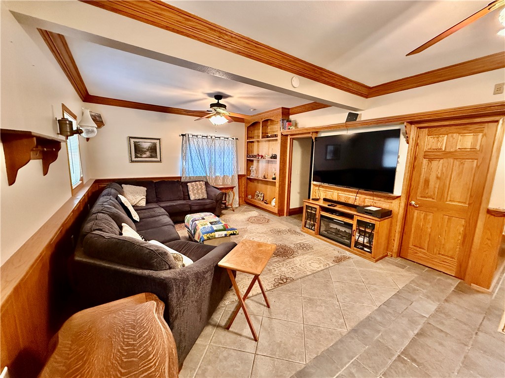 868 N Haynes Drive Property Photo 8