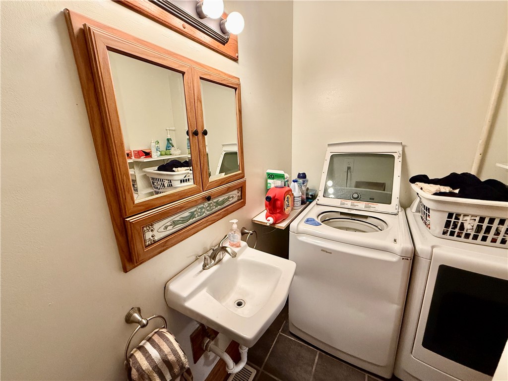 868 N Haynes Drive Property Photo 18