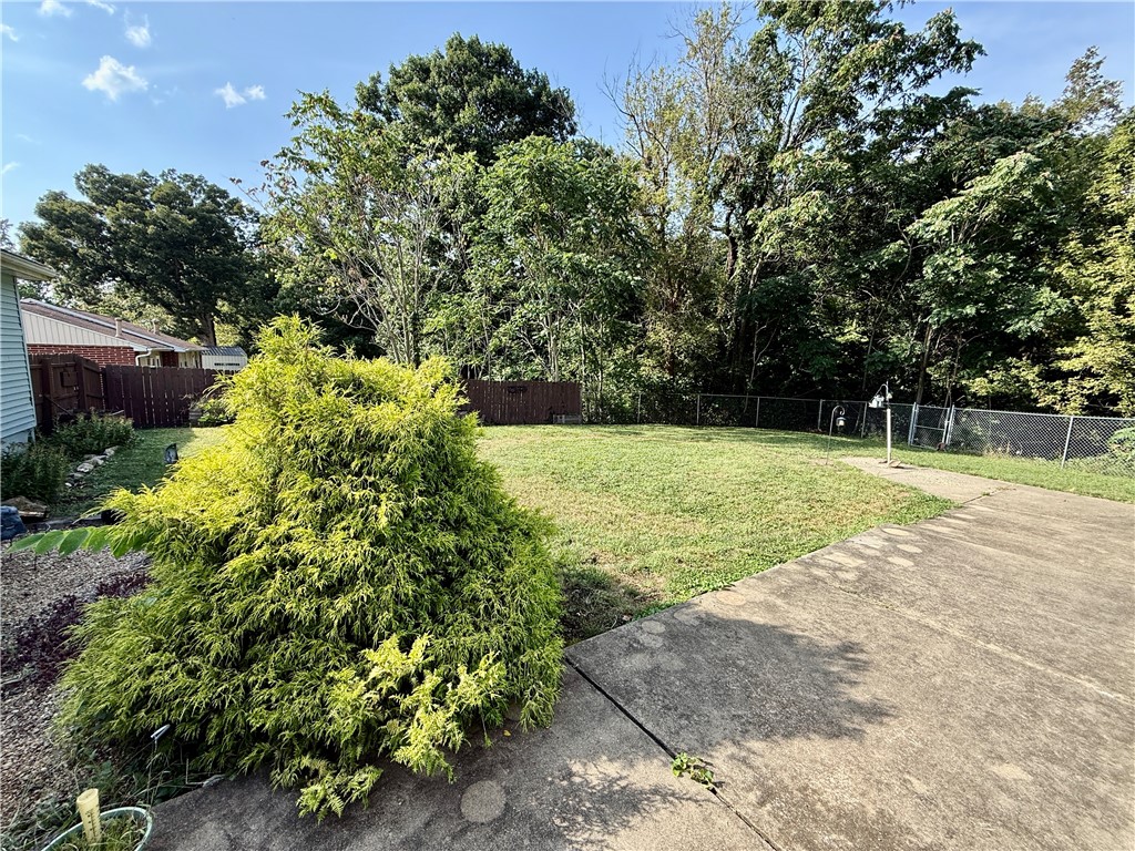 868 N Haynes Drive Property Photo 27