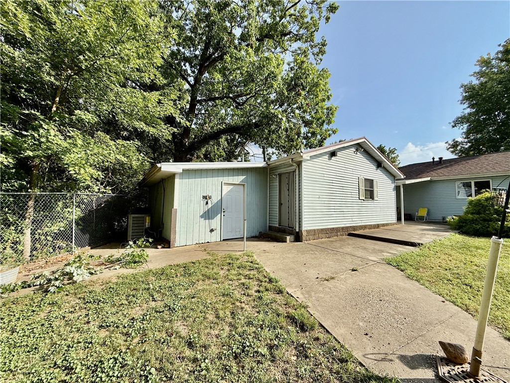 868 N Haynes Drive Property Photo 28