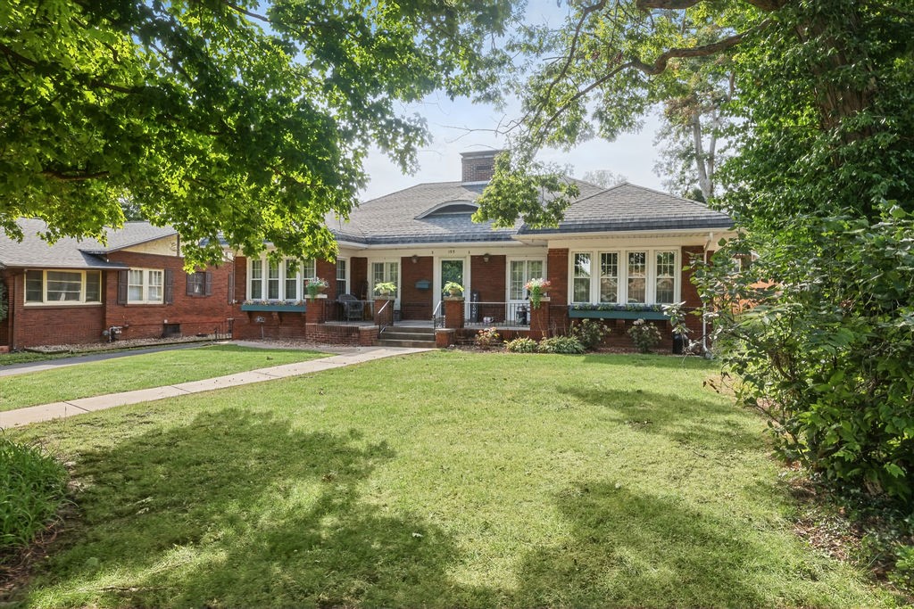 155 N Woodlawn Avenue Property Photo 1