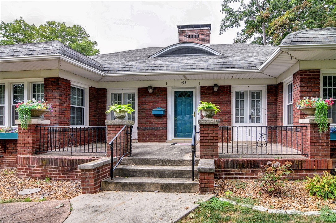 155 N Woodlawn Avenue Property Photo 2