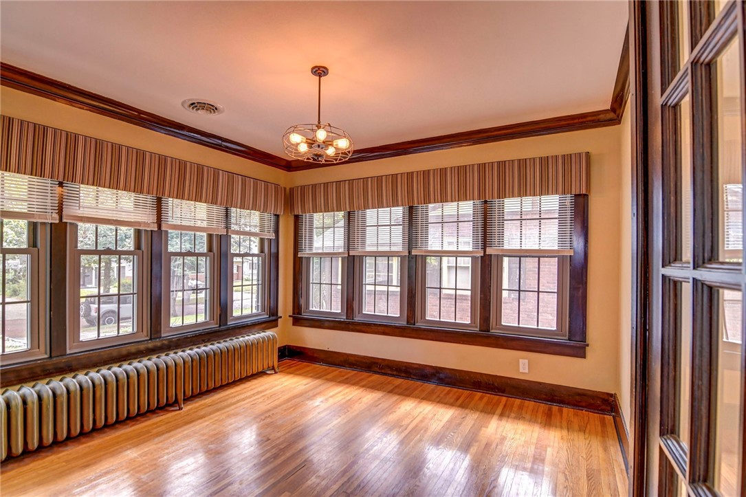 155 N Woodlawn Avenue Property Photo 3