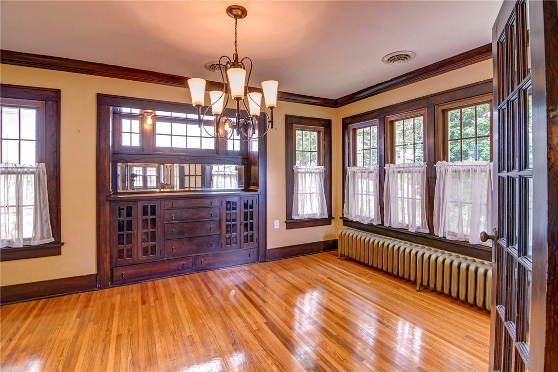 155 N Woodlawn Avenue Property Photo 7