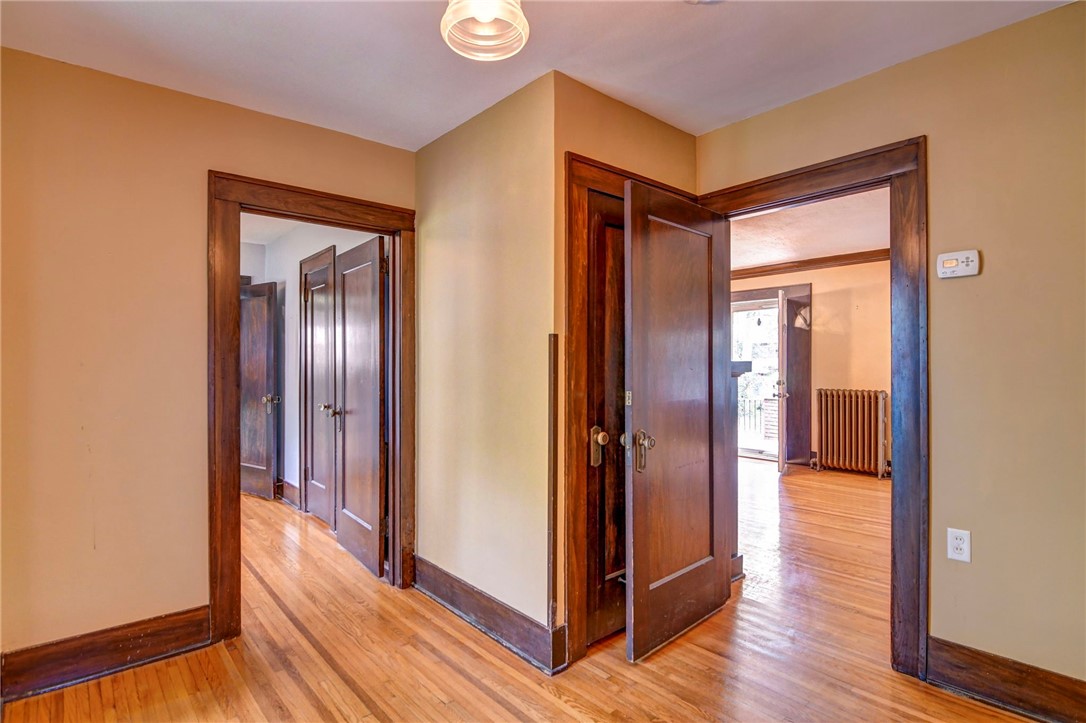 155 N Woodlawn Avenue Property Photo 11